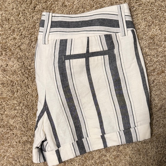 Express Women's Black and White Striped Shorts - Picture 3 of 6